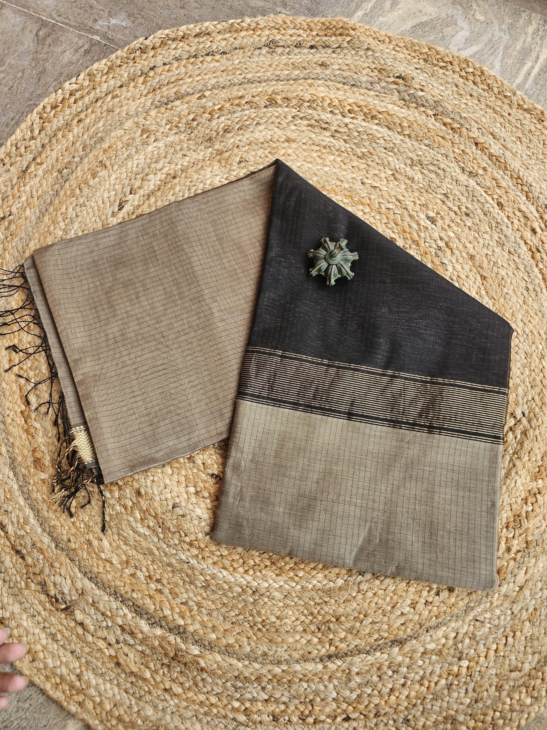 Maheshwari Cotton Silk- Beige Stripes w/ Black Pallu